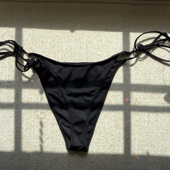 TRIANGL Black Bikini Set - Picture 4 of 5